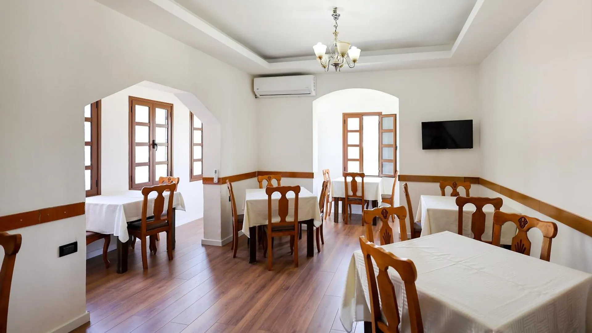 Hotel Ajka Berat