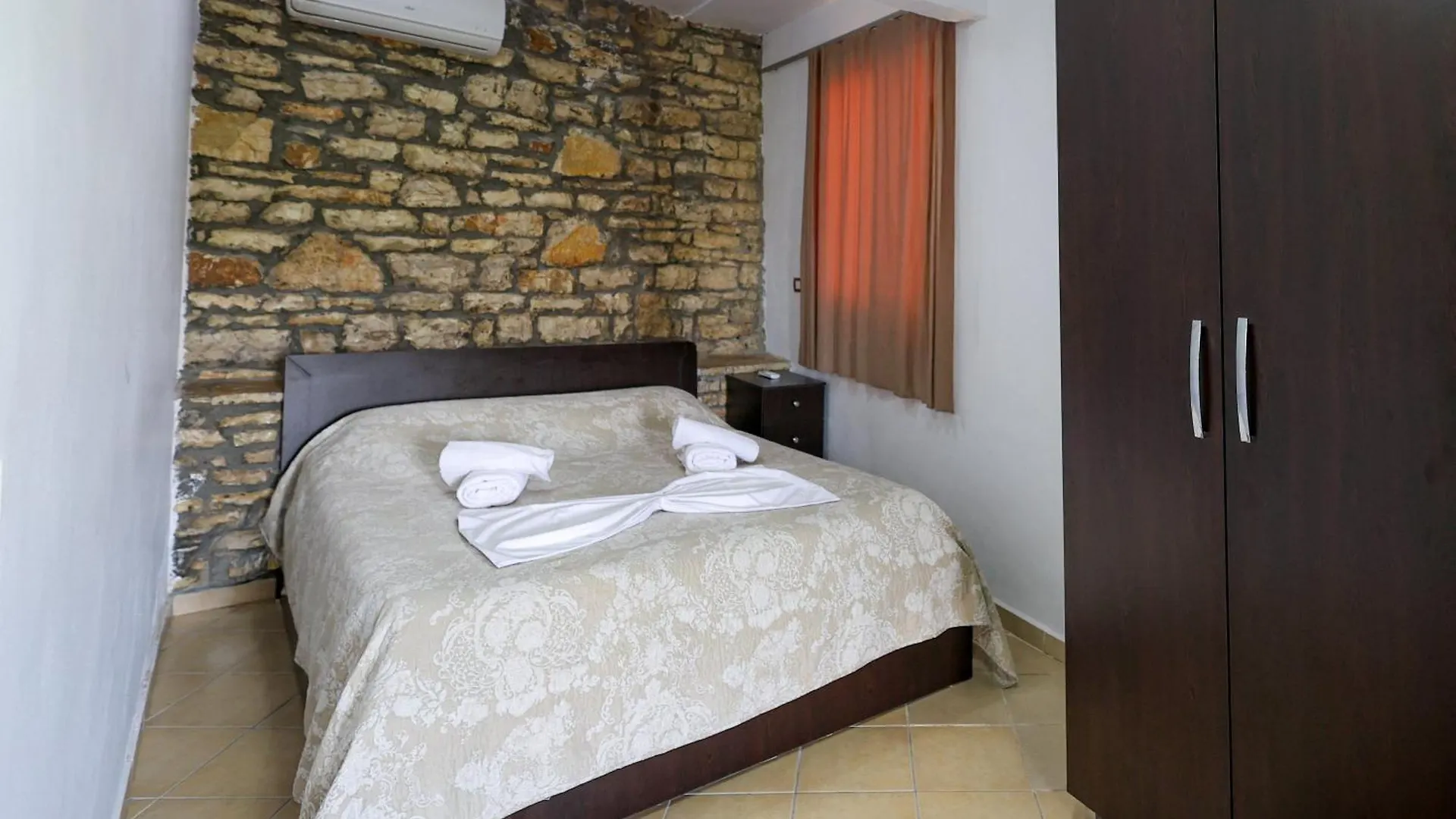 Hotel Ajka Berat
