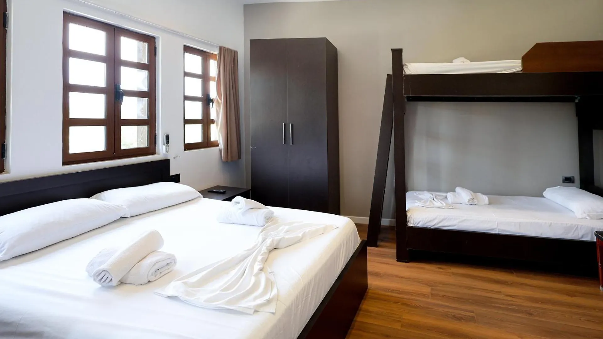 Hotel Ajka Berat