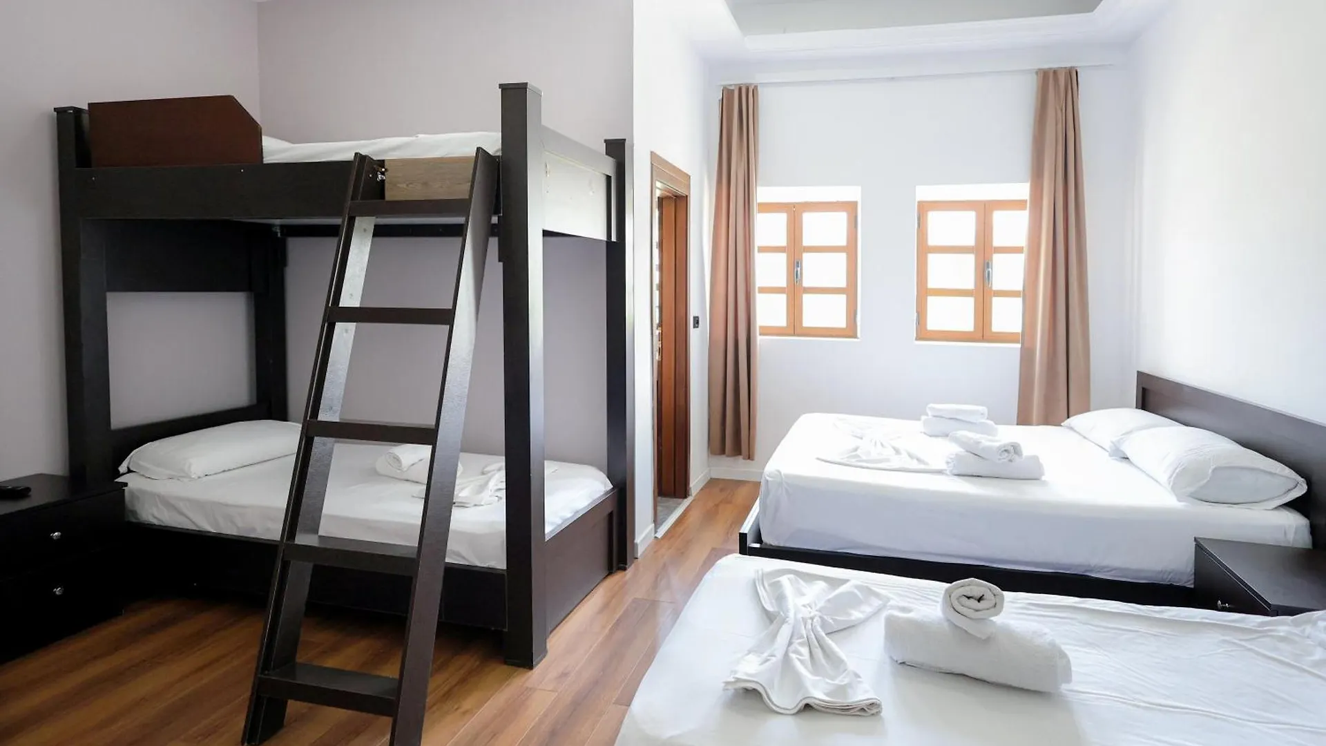 Hotel Ajka Berat
