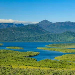 vista-hinchinbrook.queenslandhotels.net/