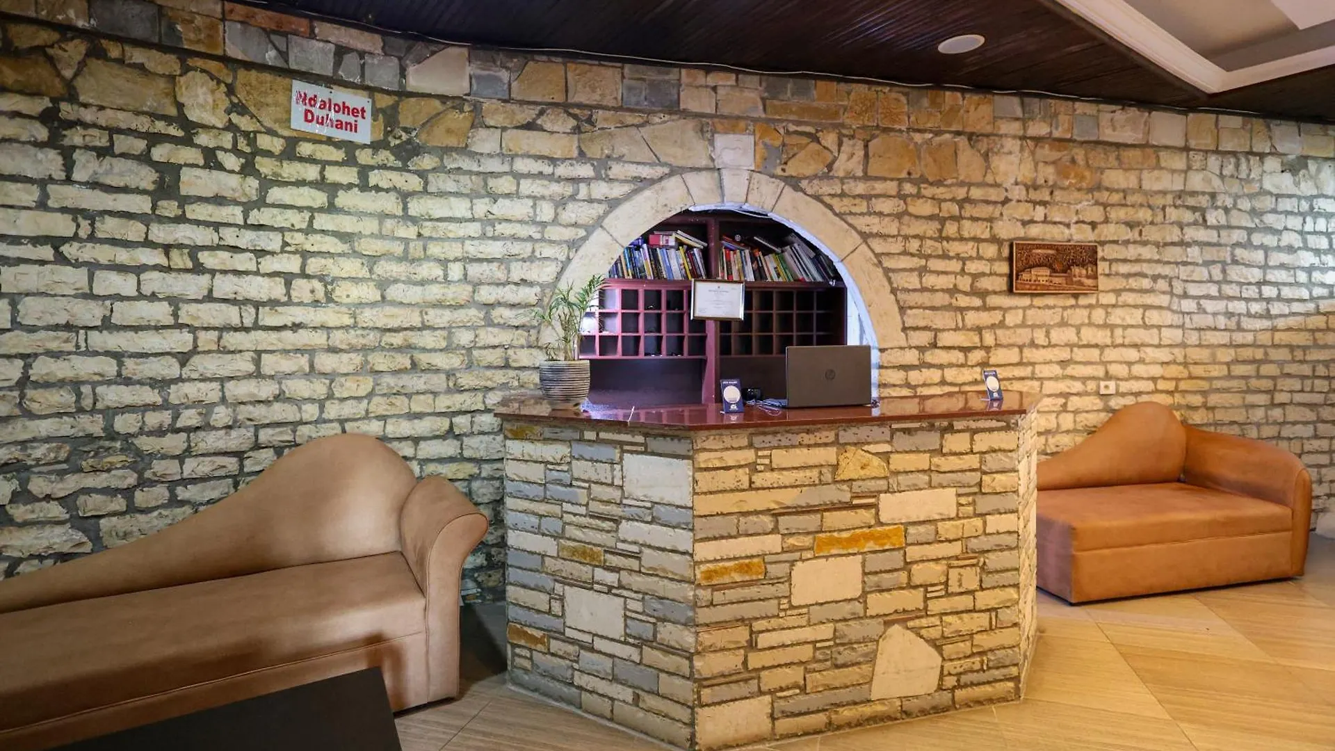 Hotel Ajka Berat