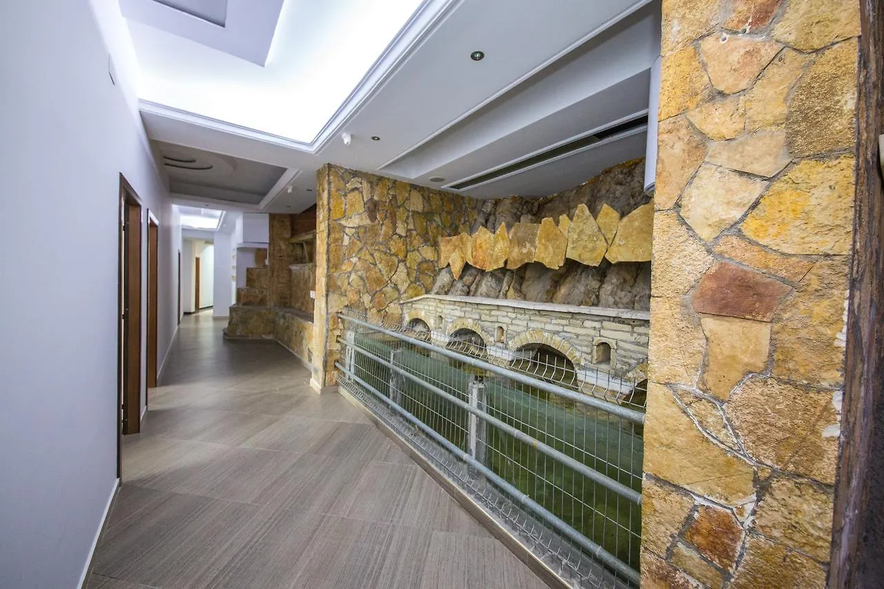 Hotel Ajka Berat 3*,