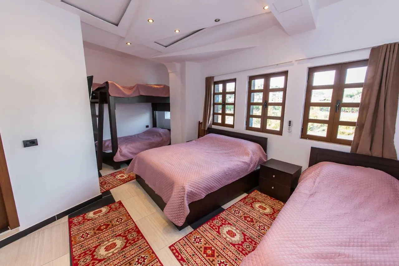 Hotel Ajka Berat 3*,